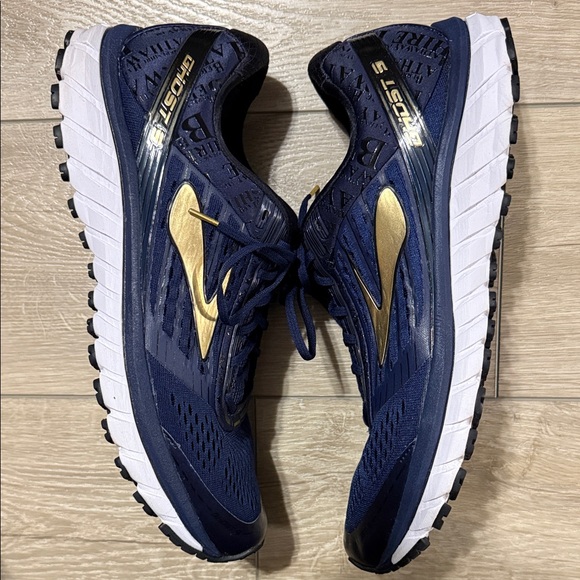 Brooks Men's Athletic Shoes in Navy and Gold - Picture 5 of 7